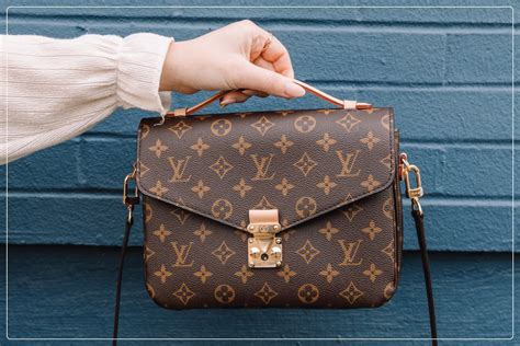 fake louis vuitton backpack straps|louis vuitton bag scam.